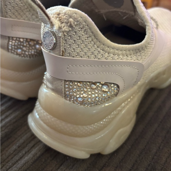Women’s Steve Madden tennis shoes - Picture 3 of 8